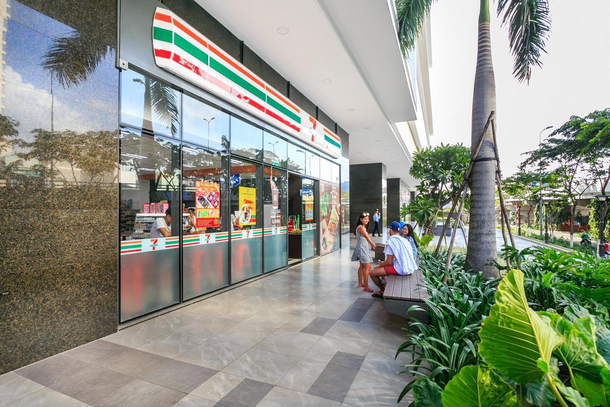 Zo Rivergate Center Free Pool TP. Hồ Chí Minh